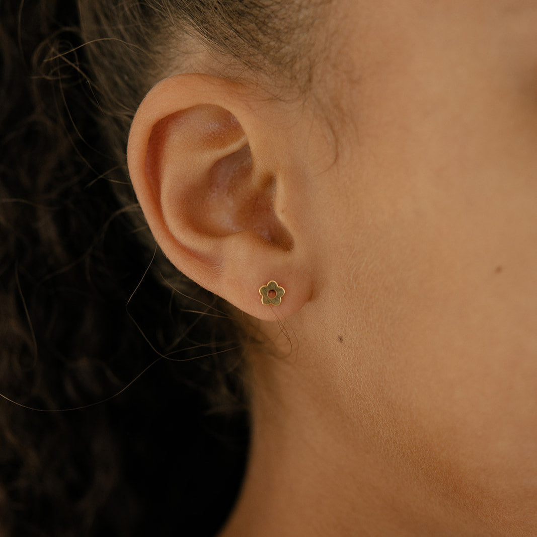 Flower Power Flat Back Stud