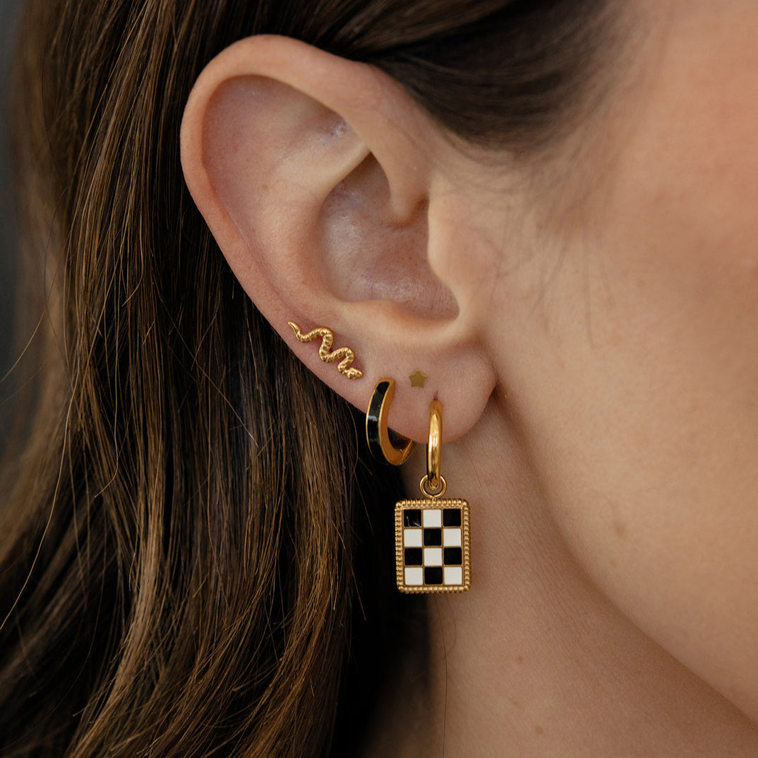 Snake Flat Back Stud